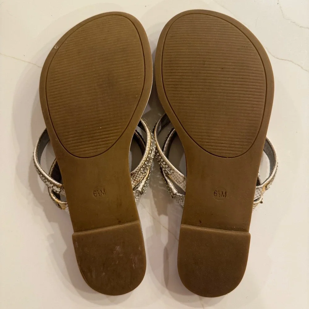 Unisa‎ Womens Brown Silver Rhinestone Embellished Thong Flat Sandals Size 6.5M